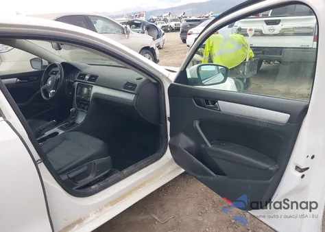 2013 Volkswagen Passat 2.5L Se z USA, uszkodzony, nr VIN 1VWBP7A34DC150667